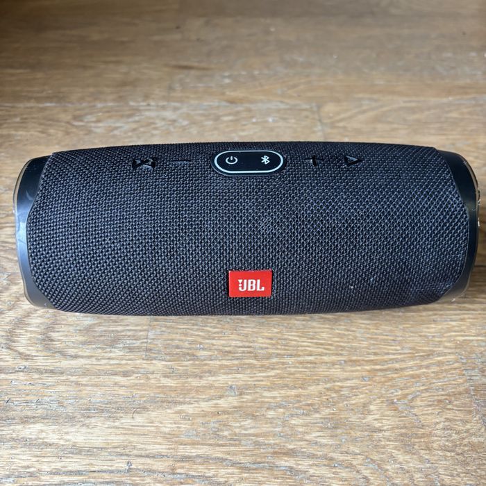 JBL charge 4, com pouco uso