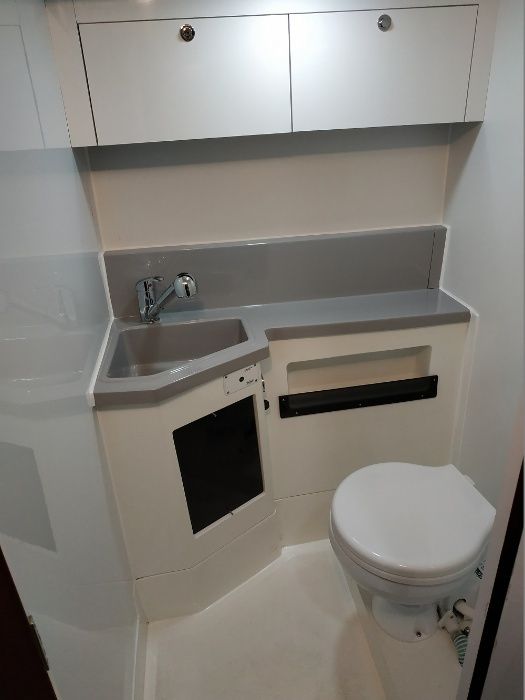 Czarter jachtu  motorowego Futura 900  stillo promocja