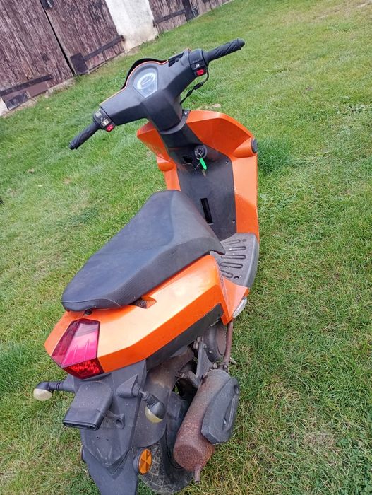 Skuter 2t 50ccm automat Explorer