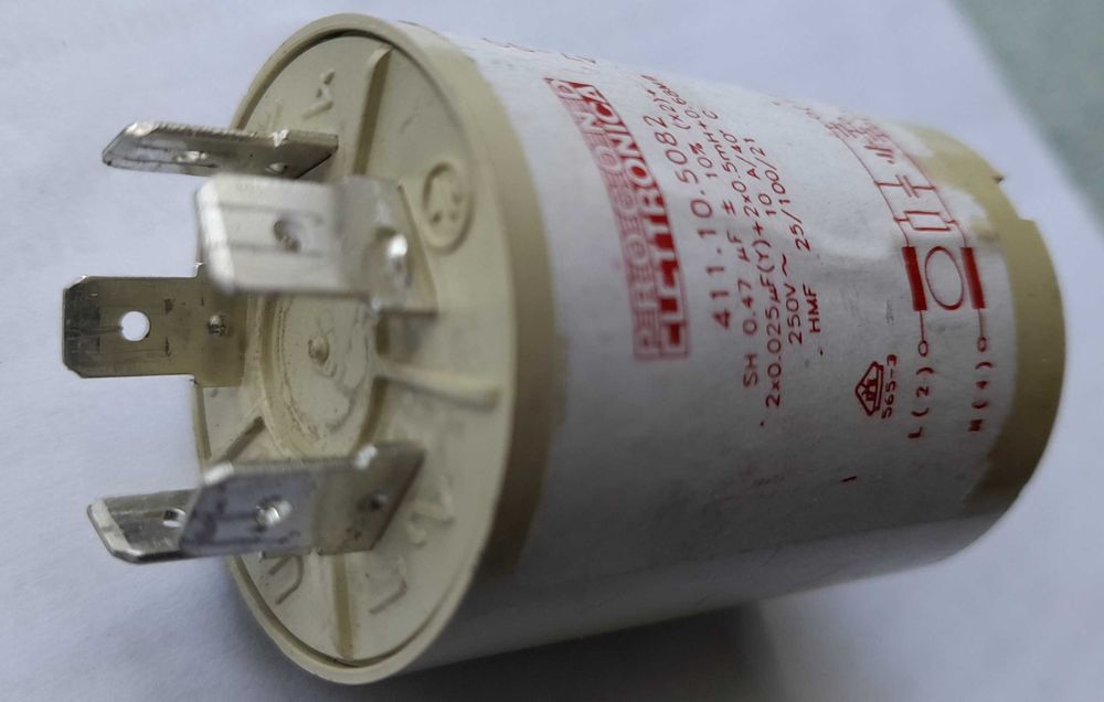 Kondensator przeciwzakłuceniowy              SH 0,47uF +-10% (×2)