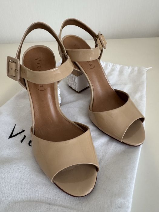 Нові босоніжки 39 розмір