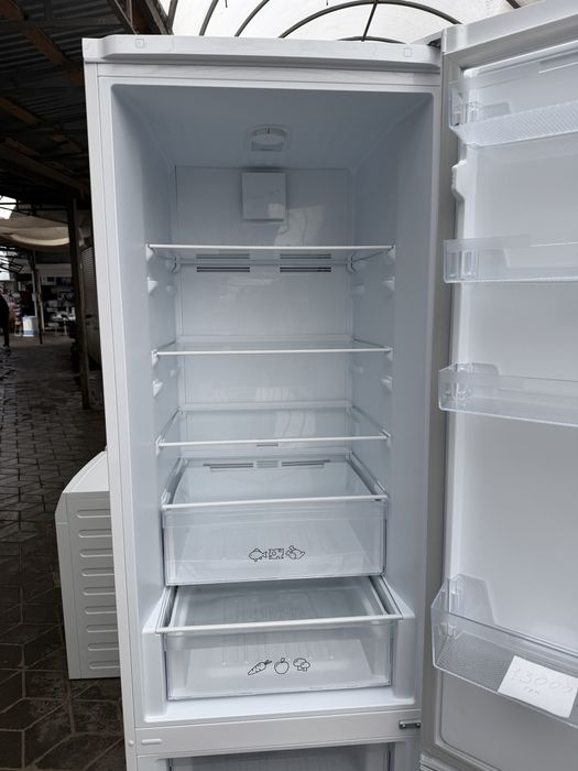 Холодильник сухоі заморозки Blomberg KNM4760N