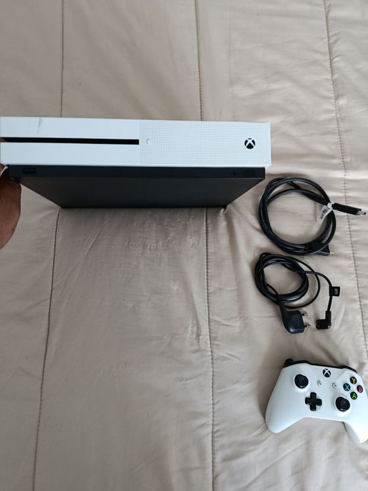 Vendo Xbox one S 160€