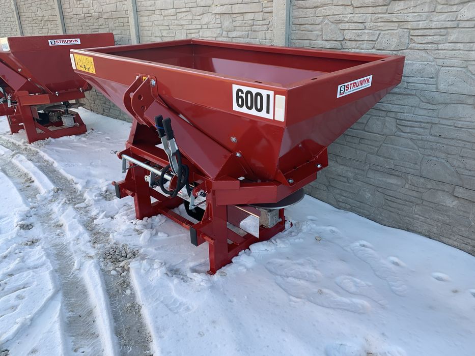 Rozsiewacz Nawozów STRUMYK TYTAN 600 800 siewka  NOWY