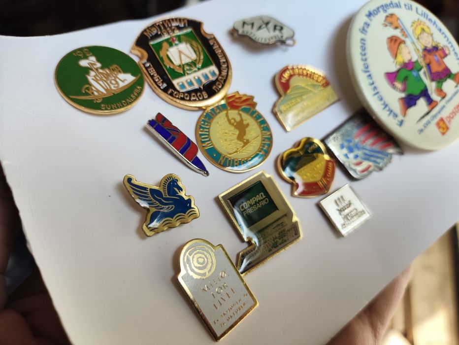 Stare przypinki, wpinki, broszki vintage retro