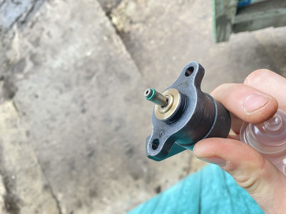 Продам клапан тиску рампи мерседес