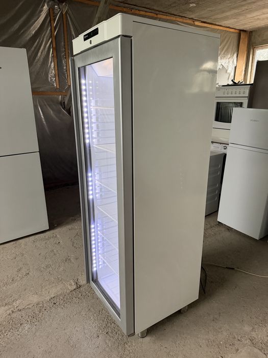 Холодильна вітрина GRAM KG410LGL16W
