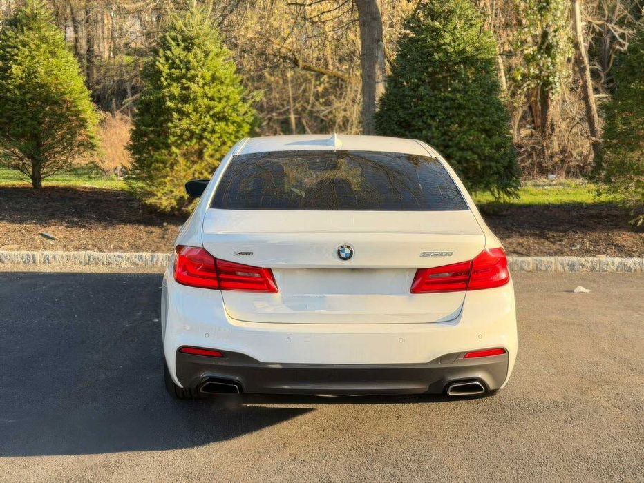 BMW 530      2019