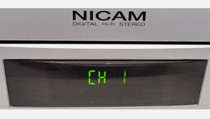 Відеомагнітофон  Schneider SVC618 (Hi-FI  Stereo.)