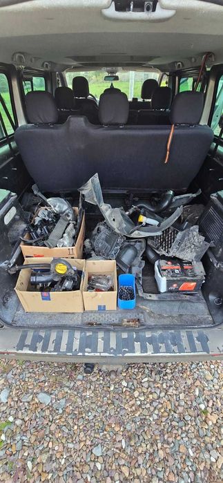 Opel Vivaro 2017 uszkodzony