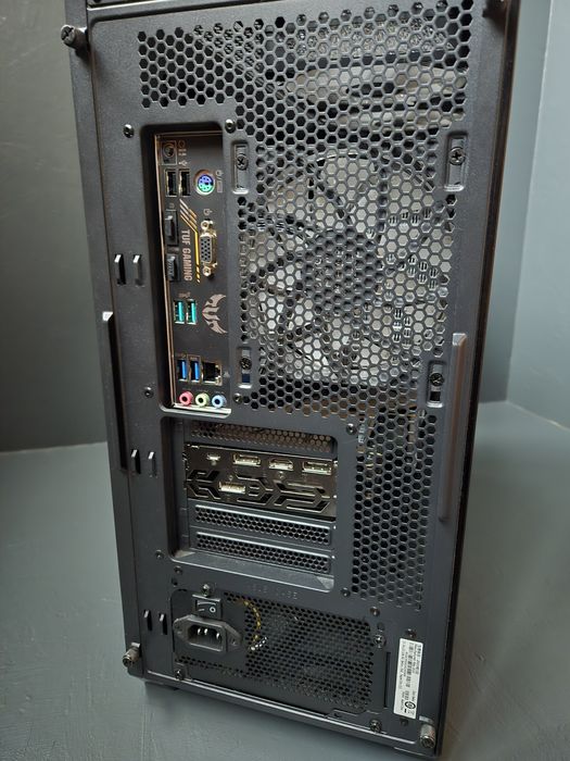 Потужний звір Ryzen 5 5500/32GB DDR4/SSD 1TB/RTX 2080 8GB