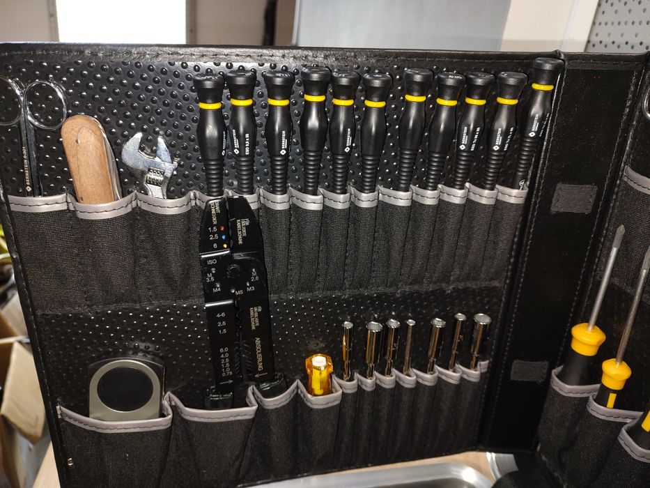 Bernstein walizka serwisowa BOSS z narzędziami dla elektronika  6500