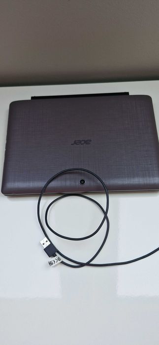 Tablet Acer z wypinana klawiaturą