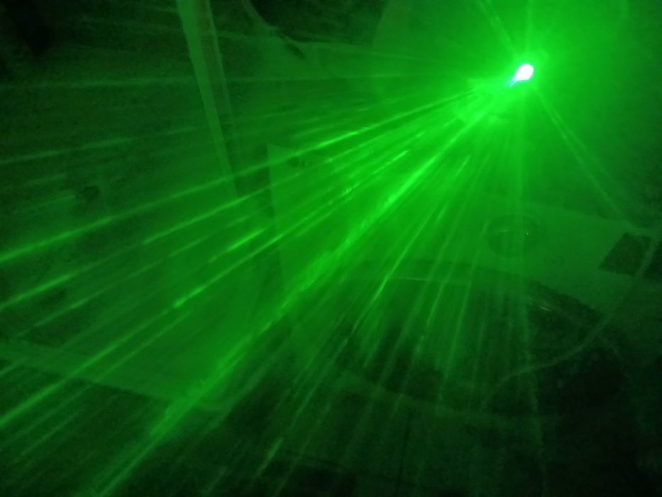 Laser Laserworld EL-250RGB Micro na imprezę party dyskotekę