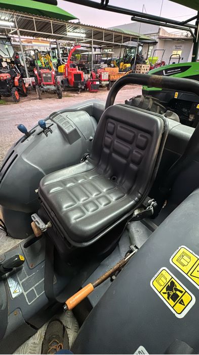 Tractor Deutz Agrokid 230 com carregador