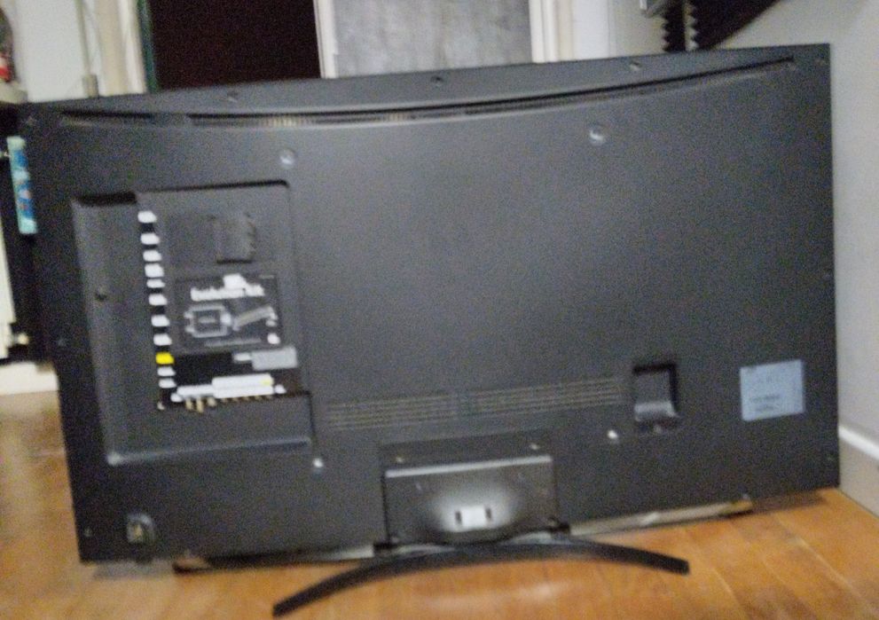 Televisão Samsung UR48H8000SL com suporte, para peças