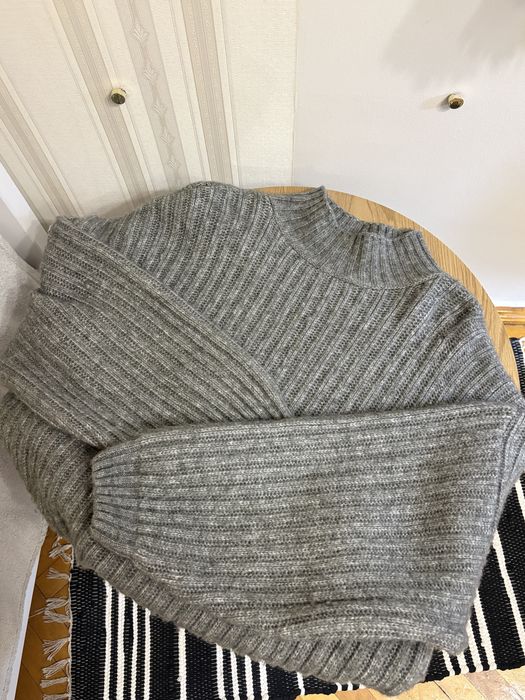 Светр сірий оверсайз