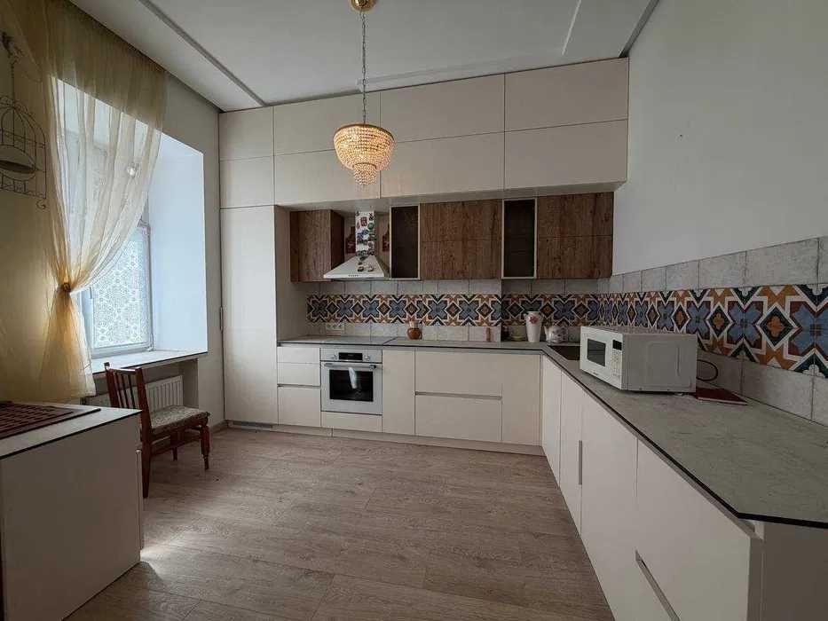Продаж квартири 2к квартири 82 м2 Золоті Ворота, вул Прорізна, Володимирська, Центр