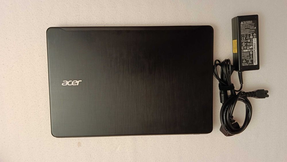 Portátil ACER Aspire F 15 em excelente estado (Windows 10)