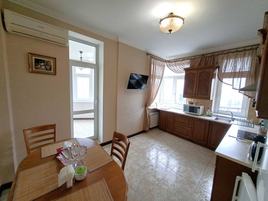 СУПЕРЦІНА! 2к ГАЗ Лесі Українки,7Б Центр м Печерська, Кловська 5хв!