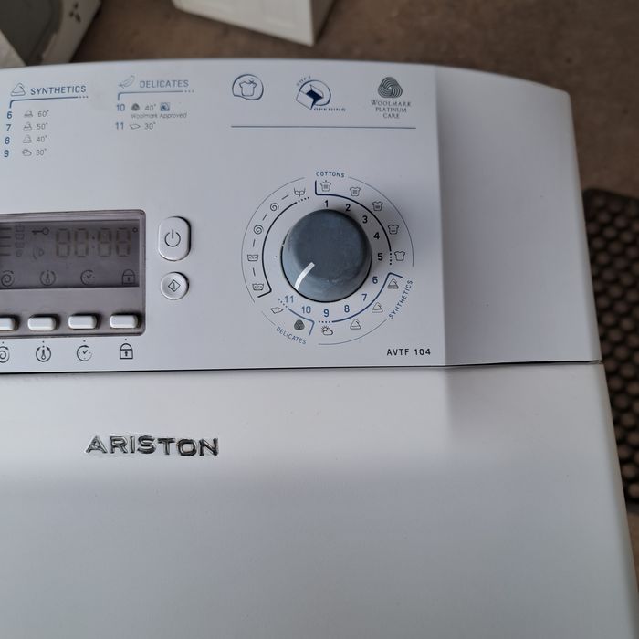 Продам стиральную машину Ariston AVTF 104
