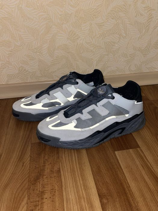 Мужские замшевые кроссовки Adidas: 1 300 грн. - Кросівки для міста