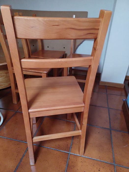 Conjunto 4 cadeiras de madeira