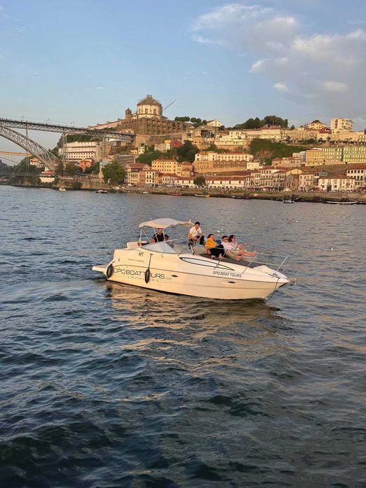 Bayliner Ciera 2655 - MerCruiser 230cv - Vistoria até 2028