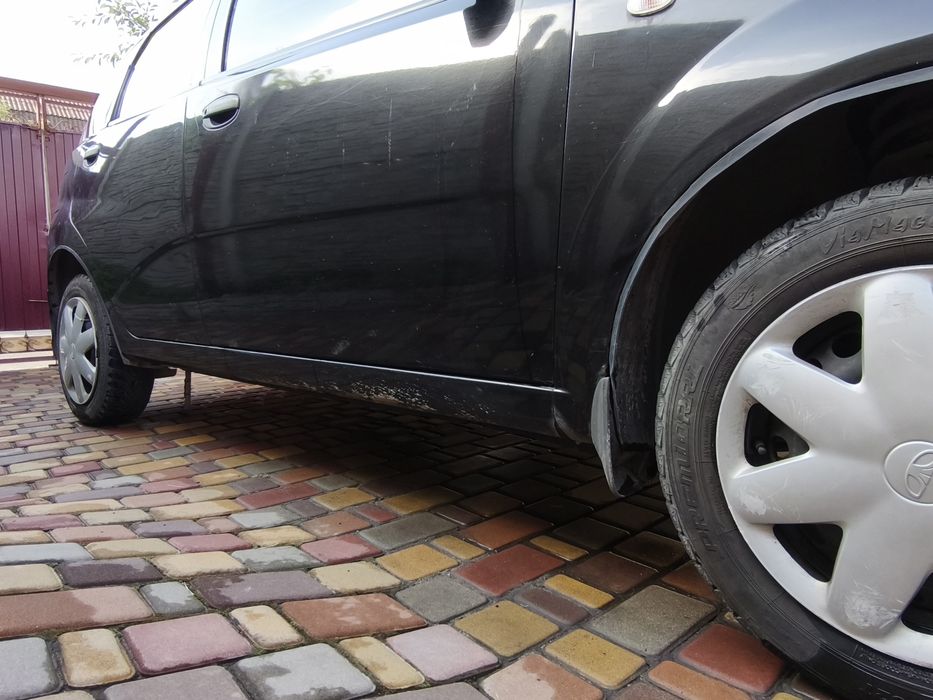 Продам Шевроле Авео 2006 2 комплекта колес