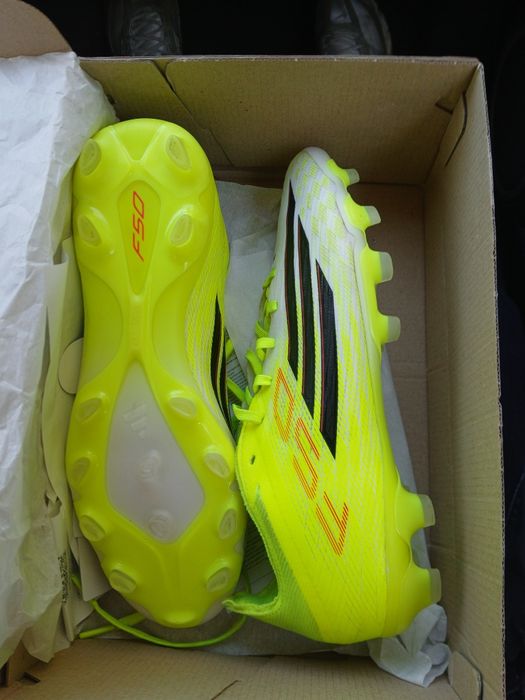 Chuteiras Adidas F50 Pro MG – Tamanho 42 2/3 (Como Novas) Aceito trocas por trotinete eletrica  e preço