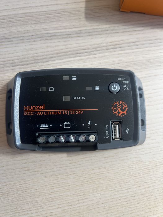 Controlador de Carga Solar Xunzel 15A 12V/24V (iSCC-AU-Li) - Como Novo