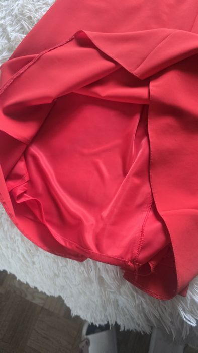 Piekna hiszpańska suknia wieczorowa