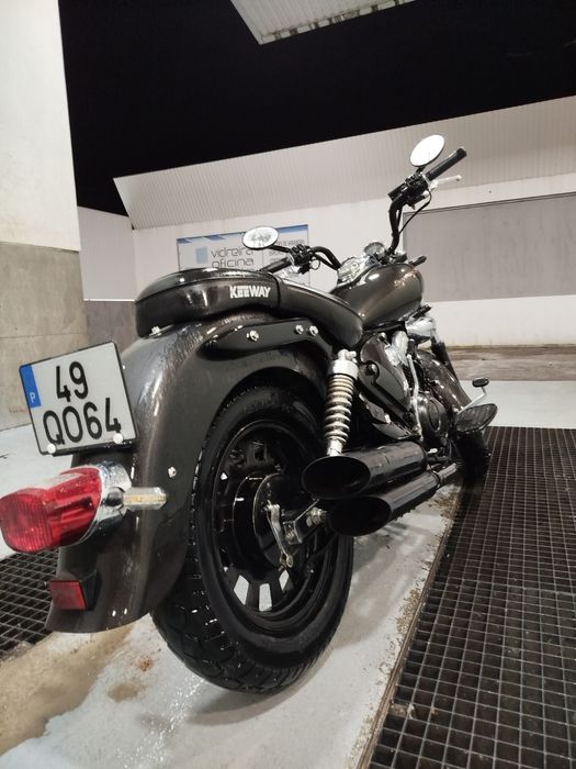 Keeway Superlight 125 –  Muito Conforto + 2 Capacetes