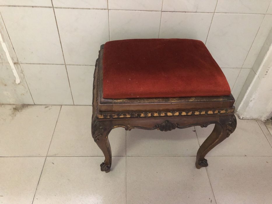 Venda de moveis antigos, em muito bom estado de conservacao