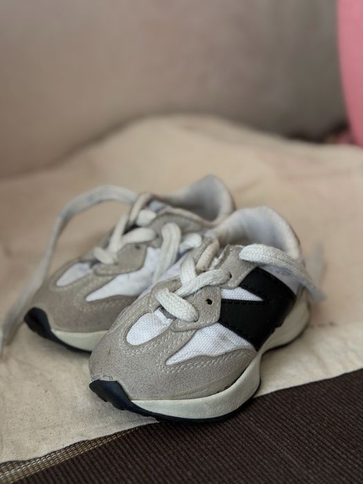 Дитячі кросівки new balance , nike