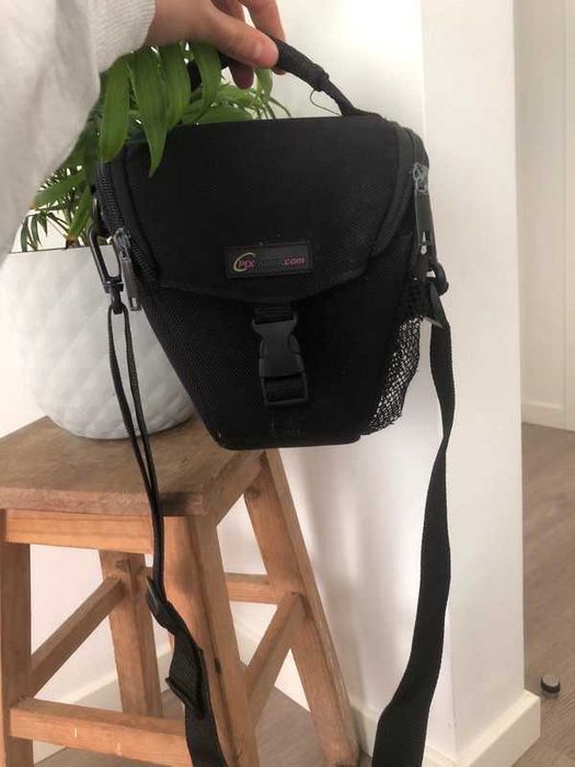 Caixa para máquina fotográfica e lente