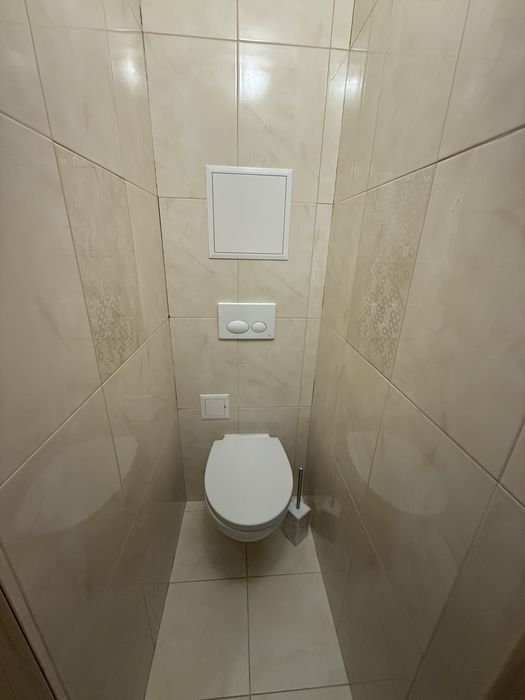 Продам 2 х кімнатну квартиру з ремонтом вул Володимира Коваленка (Пухова)