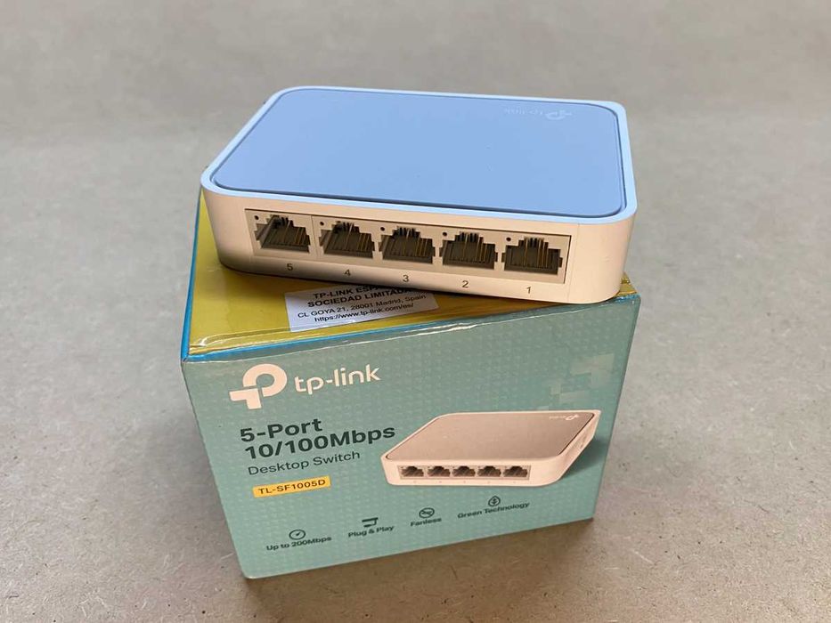 Switch de rede P-Link TL-SF1005D