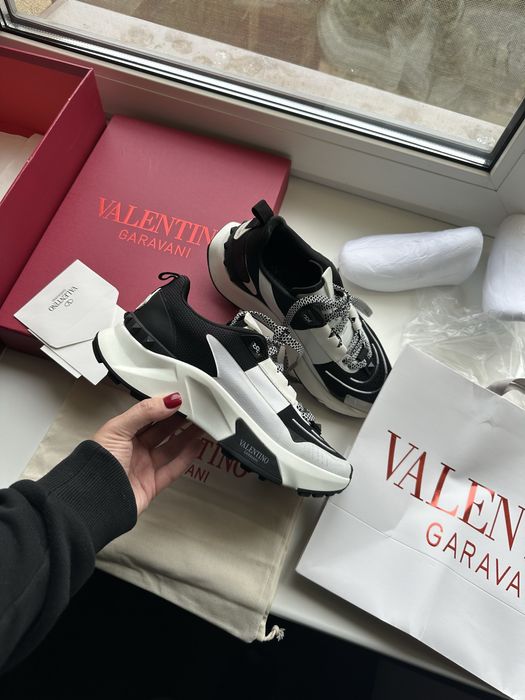 Кроссовки Valentino