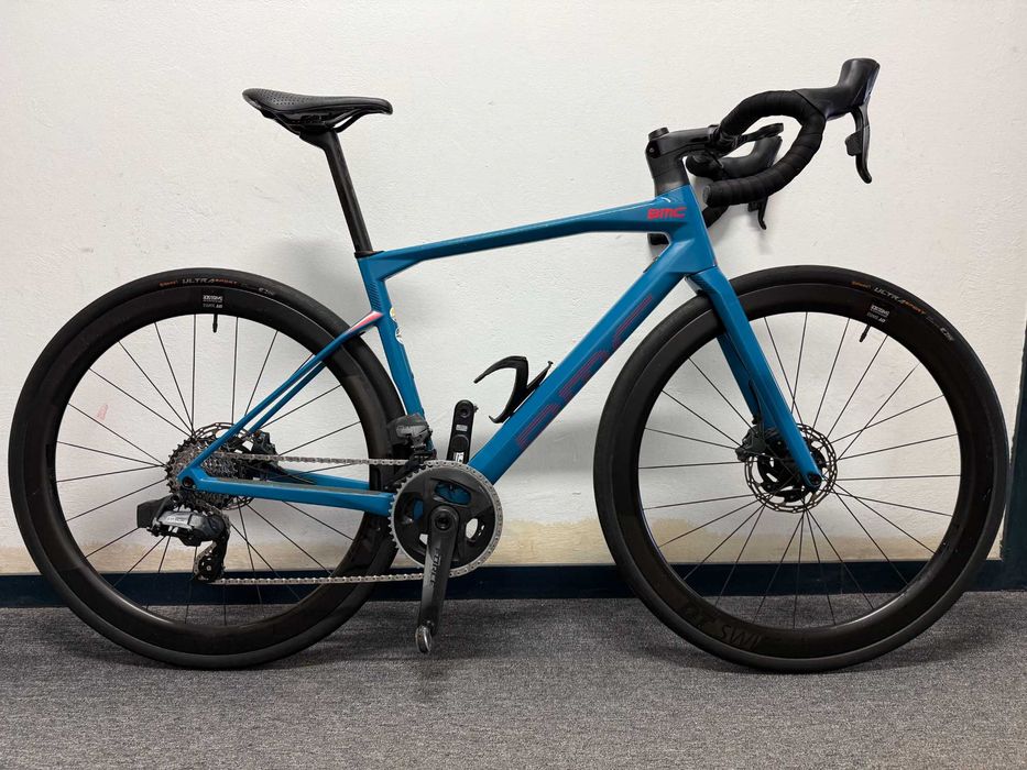 Rower szososowy BMC ROADMACHINE THREE 01 SRAM FORCE AXS 2x12 roz.S 51