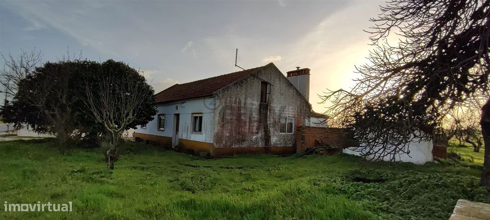 Moradia T3+1,  para Venda, Rua dos Guerreiros em Taipadas - Canha