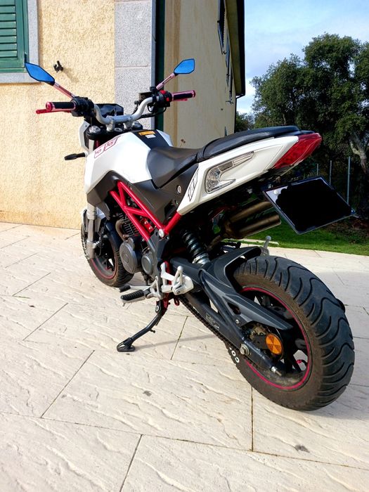 Benelli tnt 125cc