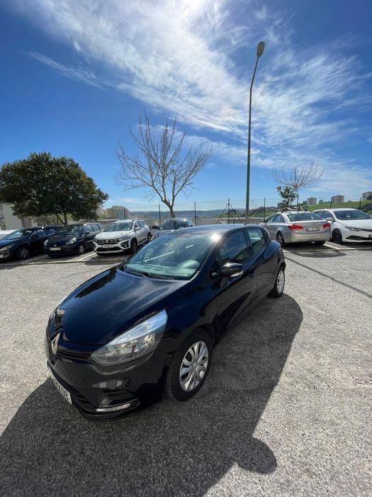Aluguer de 2 Renault Clio para TVDE