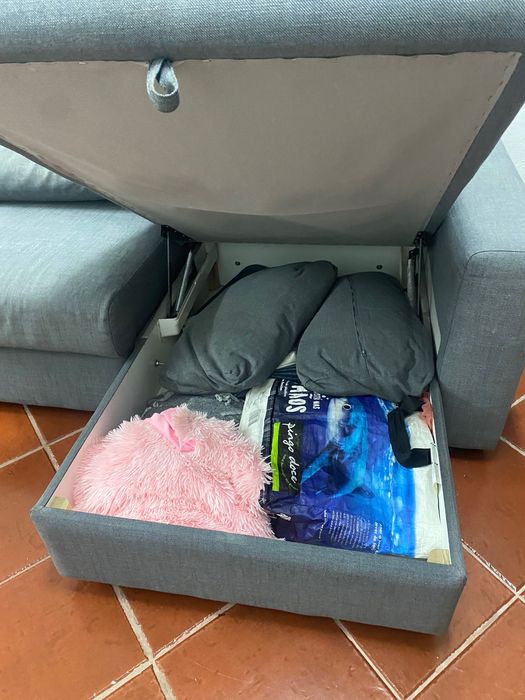 Sofá com chaise longue