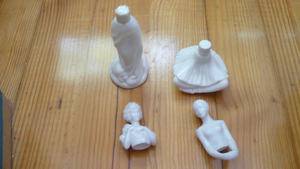 2 Frascos de Perfume Colecção Avon - Antigos