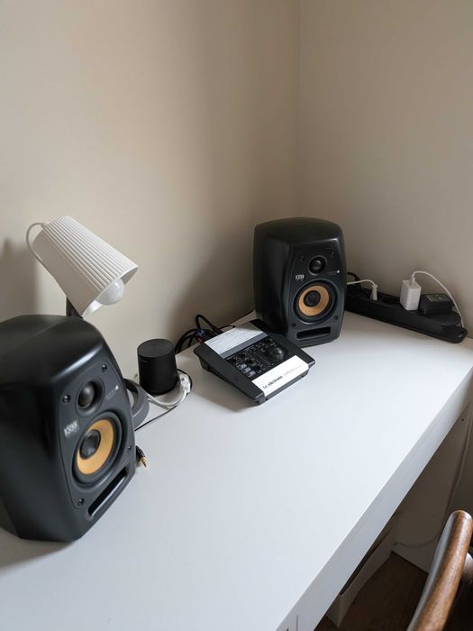 Monitores KRK VXT4 + Konnect 6