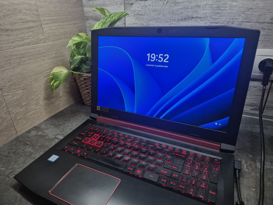 Acer Nitro 5 i5-8300H GTX 1050 8GB RAM SSD + HDD