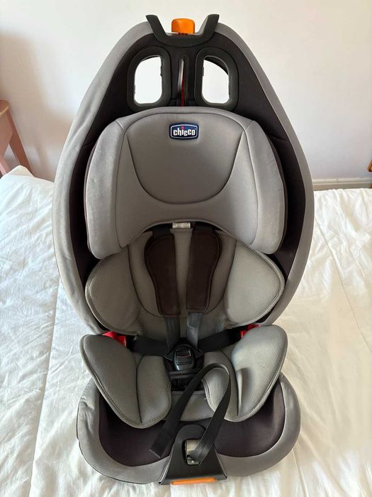 Cadeira Chicco de Criança ajustável dos 9-36Kg para carro