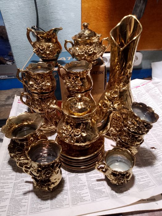 Чайний сервіз золотая роза.