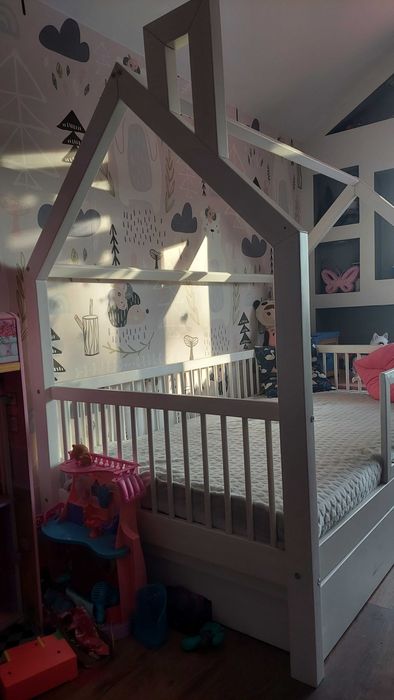 Lozeczko dzieciece domek